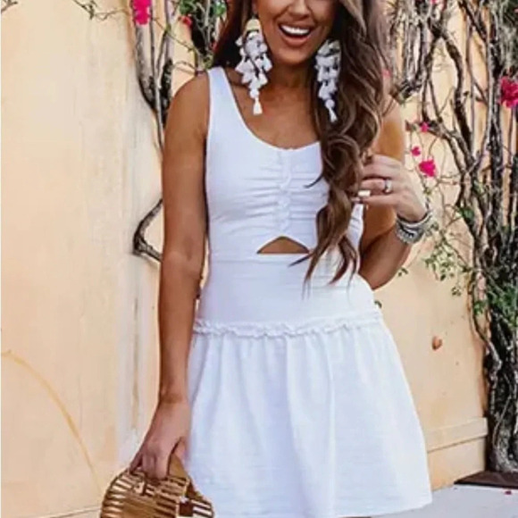 ALI & JAY Dresses & Skirts - ALI&JAY white halter dress,frill,cut out,fit&flare,flare Dress Up Buttercup,